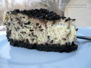 CopyCat Cheesecake Factory Oreo Cheesecake ~ from Sumptuous Spoonfuls #oreo #cheesecake #recipe