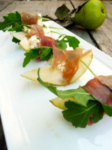 Prosciutto Wrapped Blue Cheese Pear Bites ~ Sumptuous Spoonfuls #appetizer #recipe