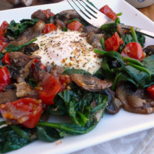 Breakfast Skillet - Eggs, Spinach and Mushrooms - My Kitchen Escapades